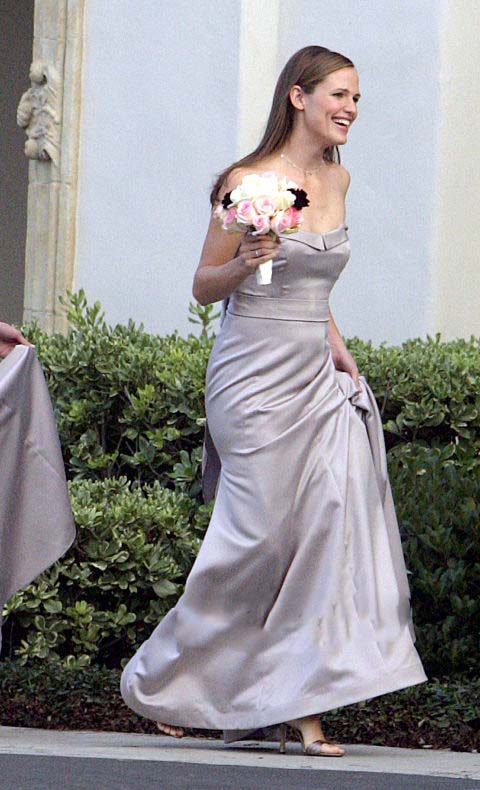 Jennifer Garner robe de demoiselle d'honneur longue bustier cœur grise